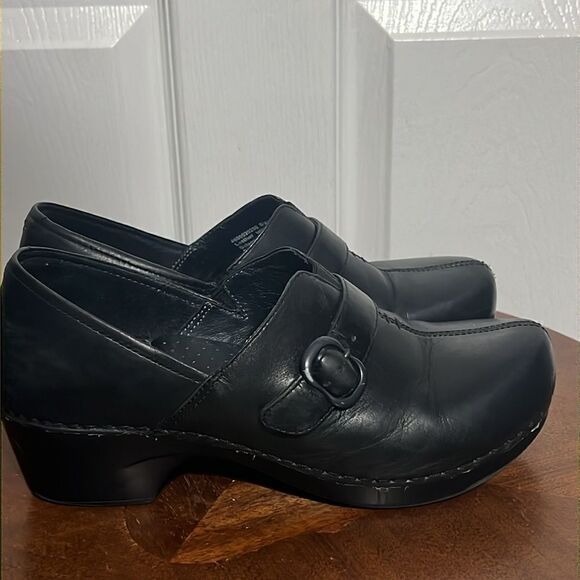 🔥 DANSKO Solstice Clogs Women's 39 US Size 9 Black Leather Closed Back Shoes - Picture 4 of 13